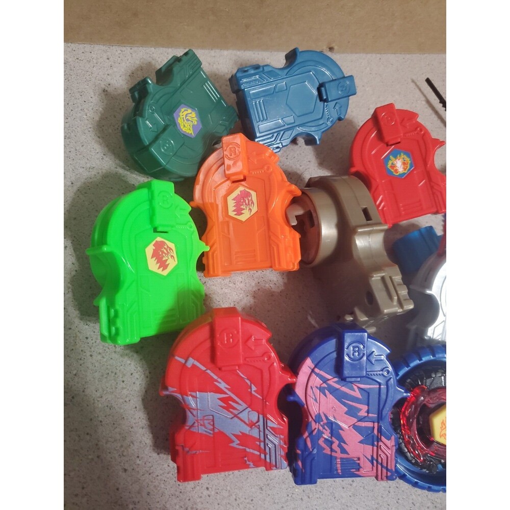 Lot Of Beyblade 21 Accessories - Beyblade, 3 Cords,  9 Launchers and  8 Wrenches - Picture 2 of 4